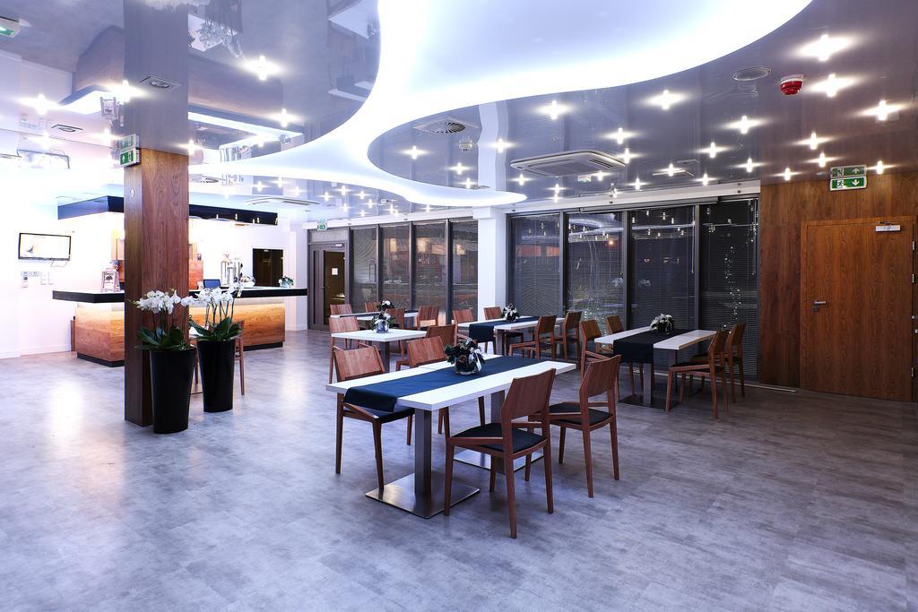 Hotel Porto Radomsko Luaran gambar
