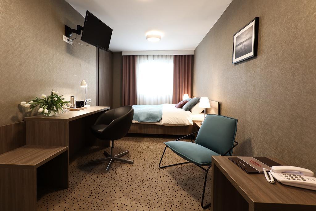 Hotel Porto Radomsko Luaran gambar